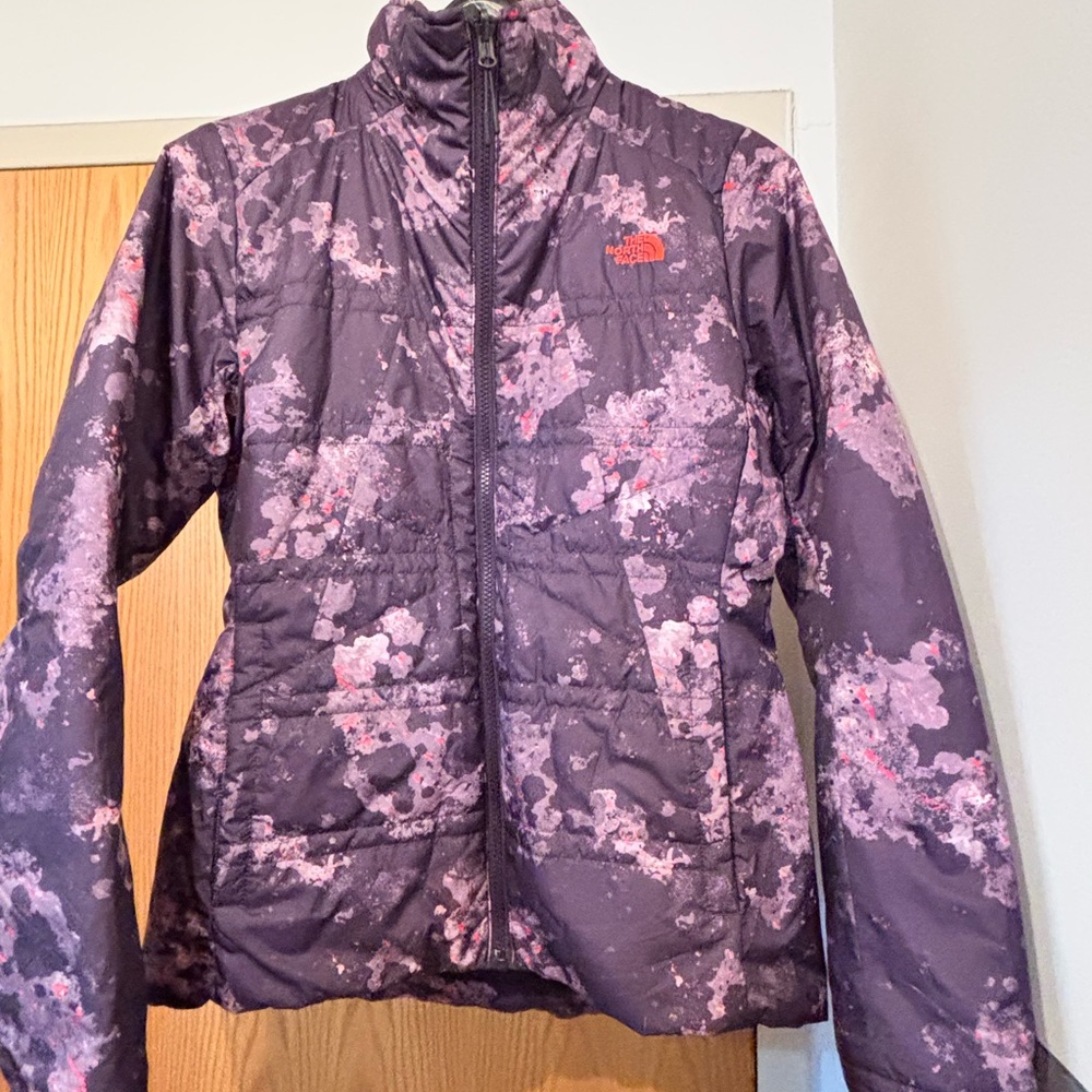 Purple Puffer Jacket with High Collar and Full-Length Zipper